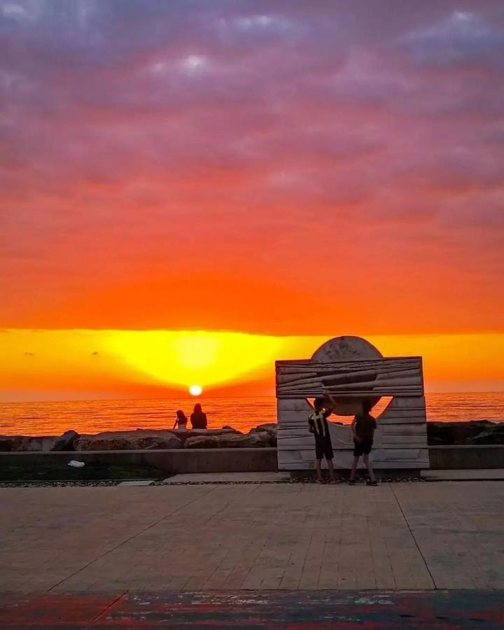Panoramic Sea And City View Aparthotel In Orbi City Batoumi Extérieur photo