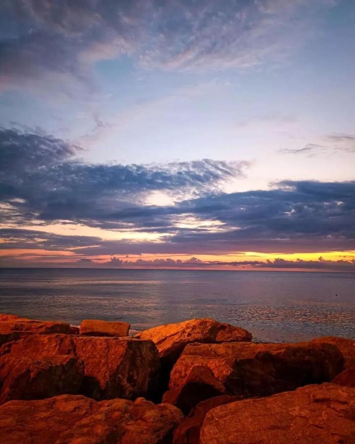 Panoramic Sea And City View Aparthotel In Orbi City Batoumi Extérieur photo