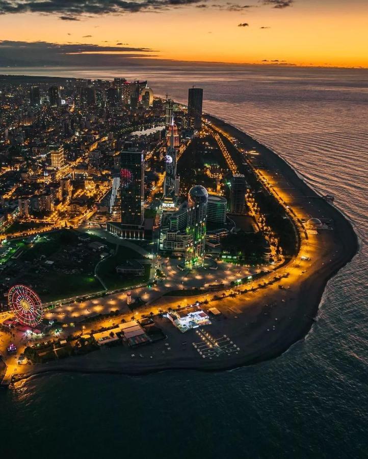 Panoramic Sea And City View Aparthotel In Orbi City Batoumi Extérieur photo